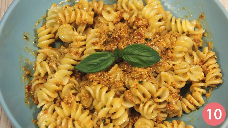 fusilli-al-pesto-di-pomodori 10